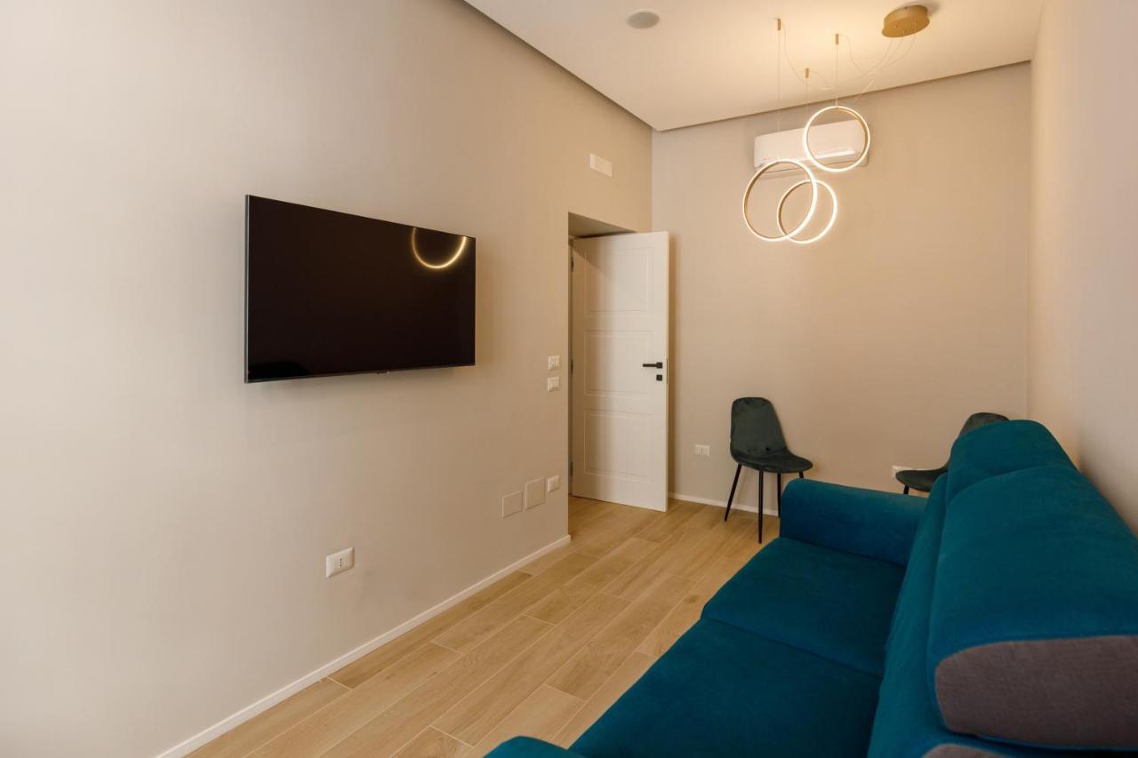 Seven Winds Suite Naples Extérieur photo